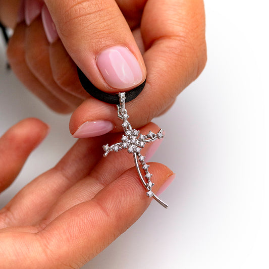 Ciondolo Croce in Argento 925 con Zirconi e Cordino Nero