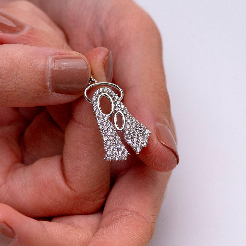 Ciondolo Madonna Stilizzata in Argento con Zirconi