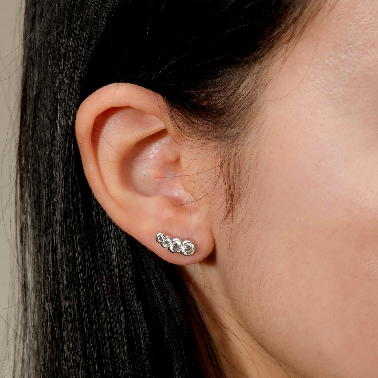 Orecchino in Argento 925 con Zirconi a Scaglie