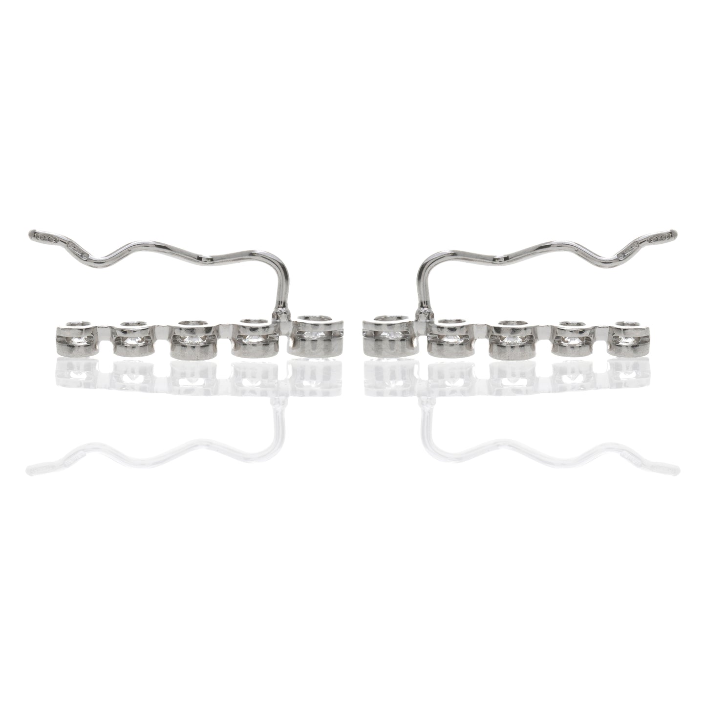 Orecchino Forcina in Argento 925 con Zirconi di Diverse Dimensioni 